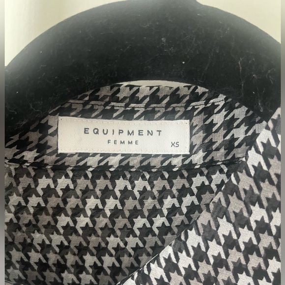 Equipment Femme Silk Sheer Houndstooth Button Up Blouse - Picture 3 of 5